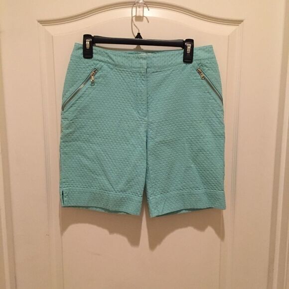 Liz Claiborne Golf Shorts - Picture 2 of 6